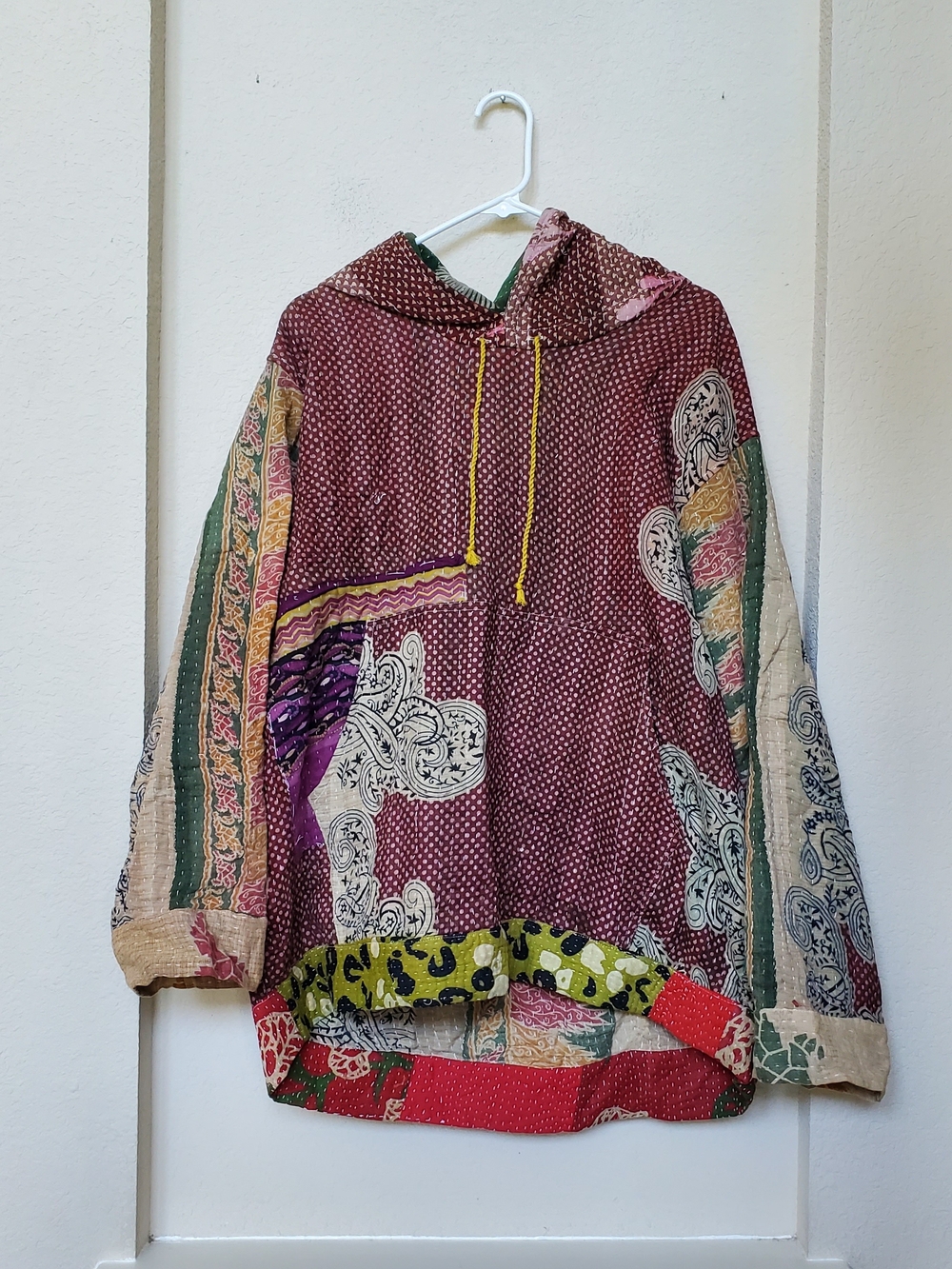 Earthbound Hippie Boho Pullover Hoodie.  Size Large